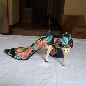 J Renée  dressy pumps, black/teal/coral, size 9.5